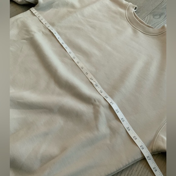 Aritzia Wilfred Free Oversize Crew - Picture 3 of 7